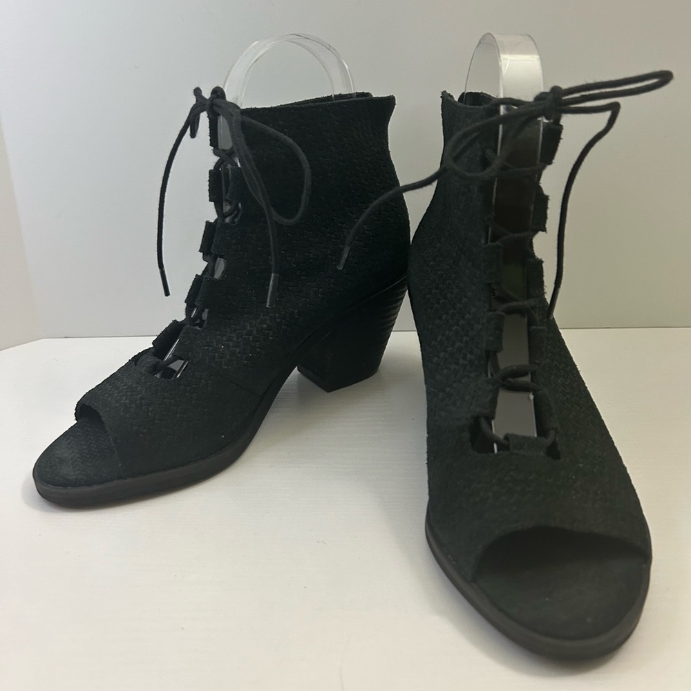 Eileen Fisher Lace Up Peep Toe Zipper Back Black Suede Ankle Bootie Size 6